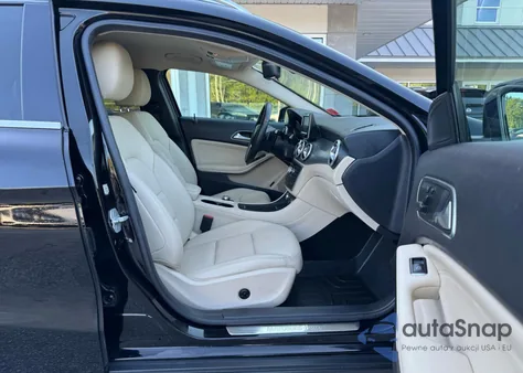 2015 Mercedes-Benz Gla 250 4Matic z USA, uszkodzony, nr VIN WDCTG4GB4FJ143795